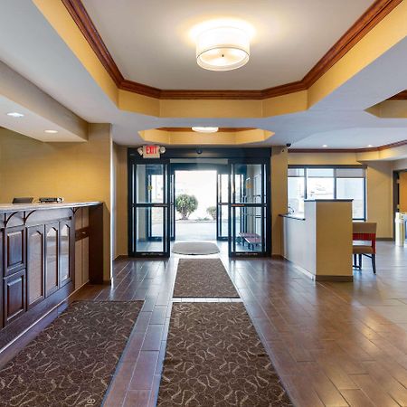Comfort Suites South Haven Near I-96 Dış mekan fotoğraf