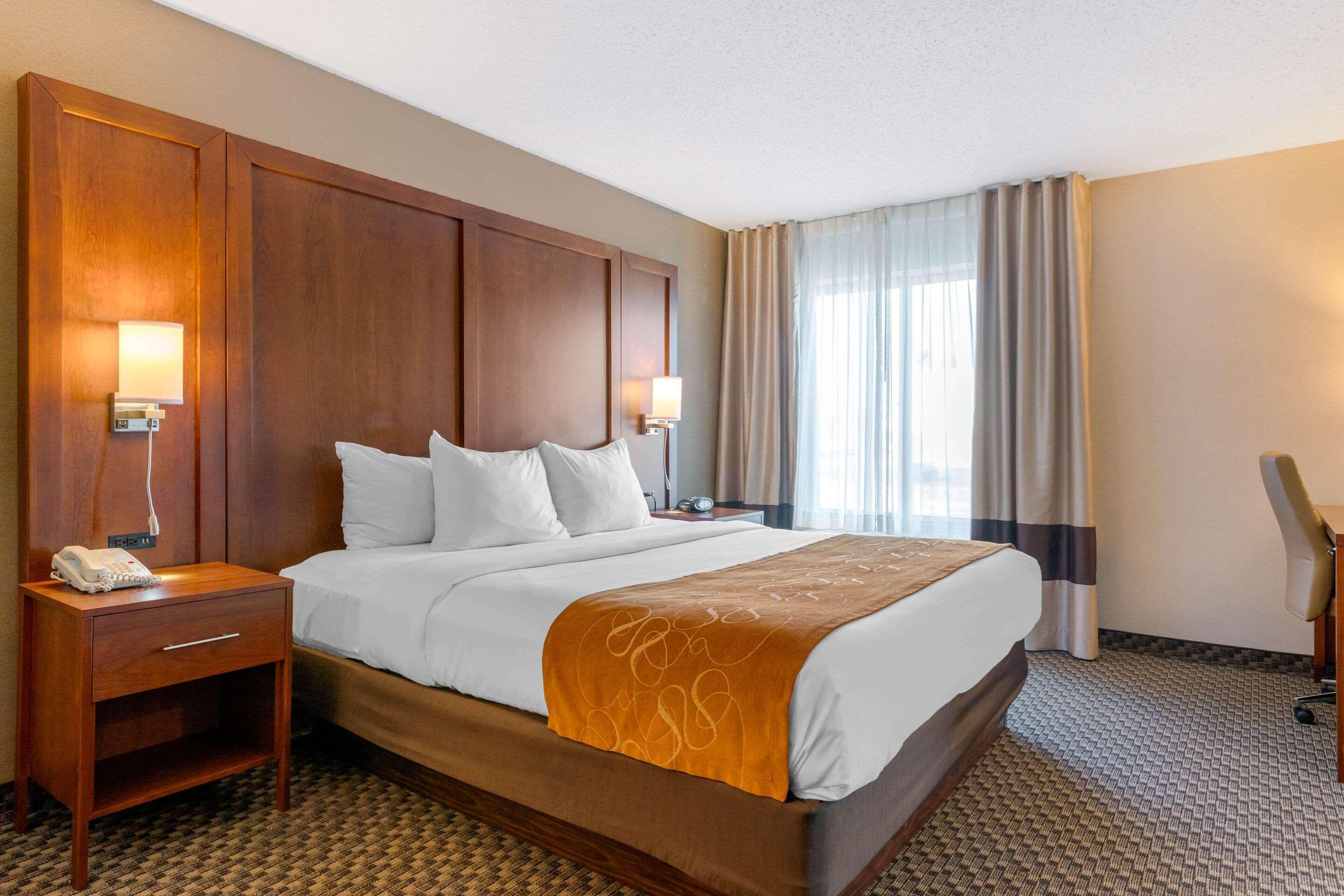 Comfort Suites South Haven Near I-96 Dış mekan fotoğraf