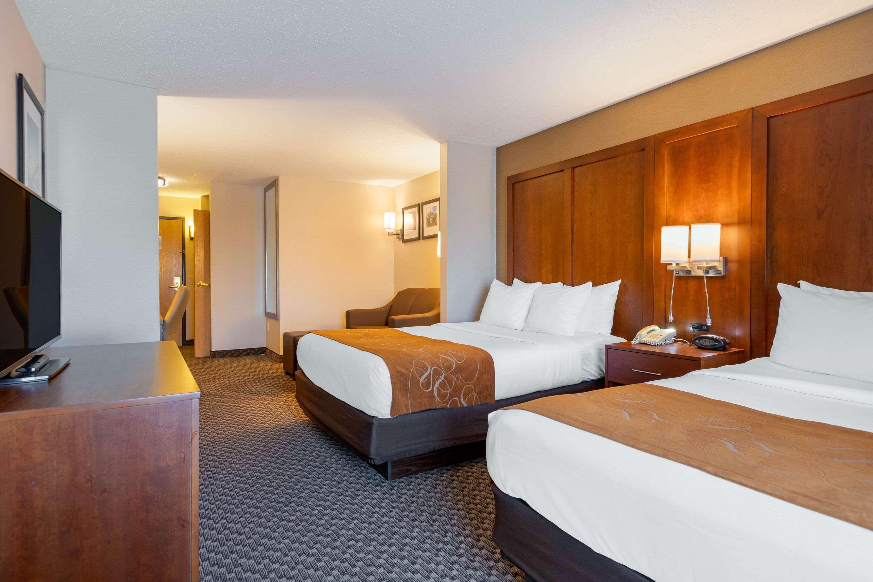 Comfort Suites South Haven Near I-96 Dış mekan fotoğraf