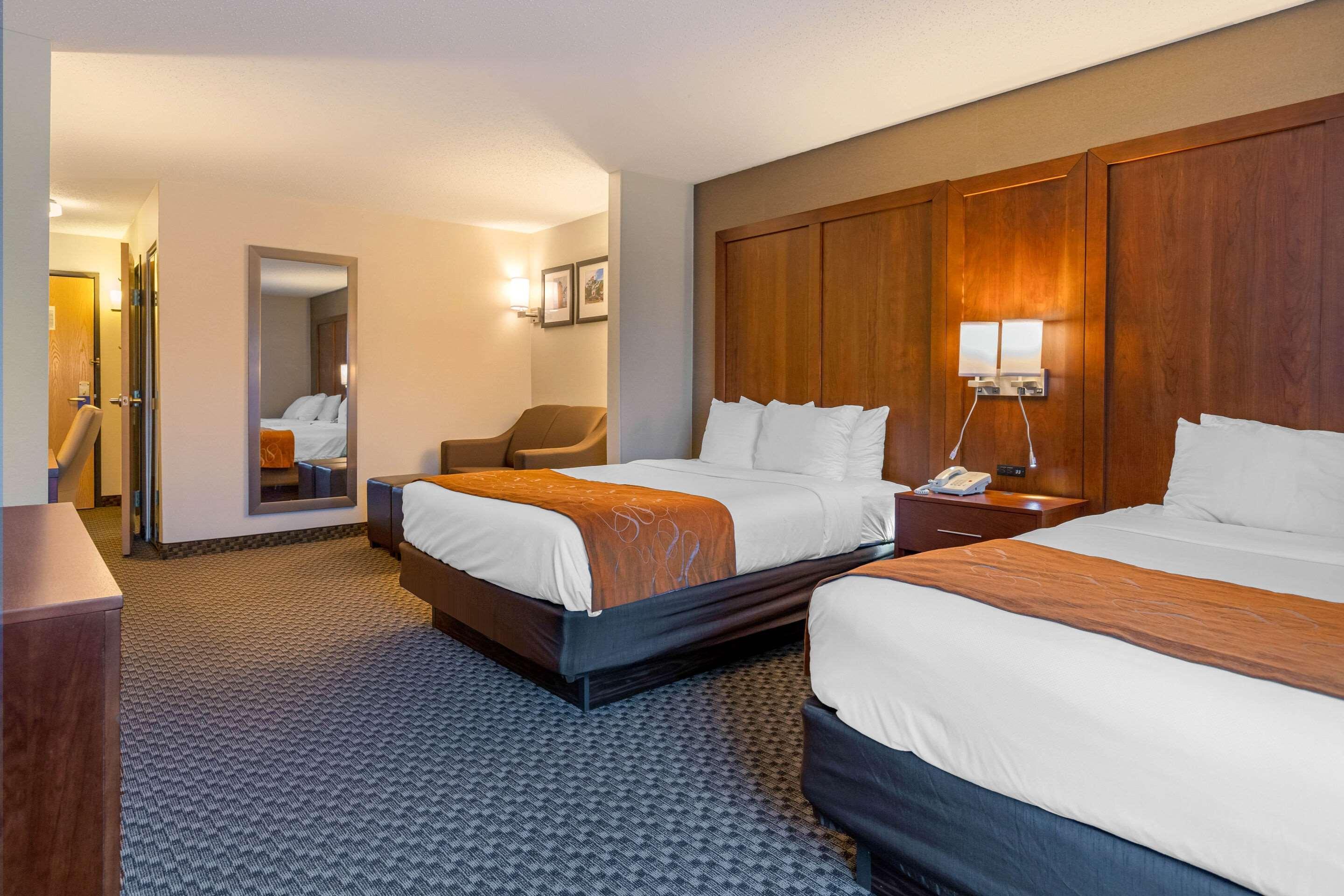 Comfort Suites South Haven Near I-96 Dış mekan fotoğraf
