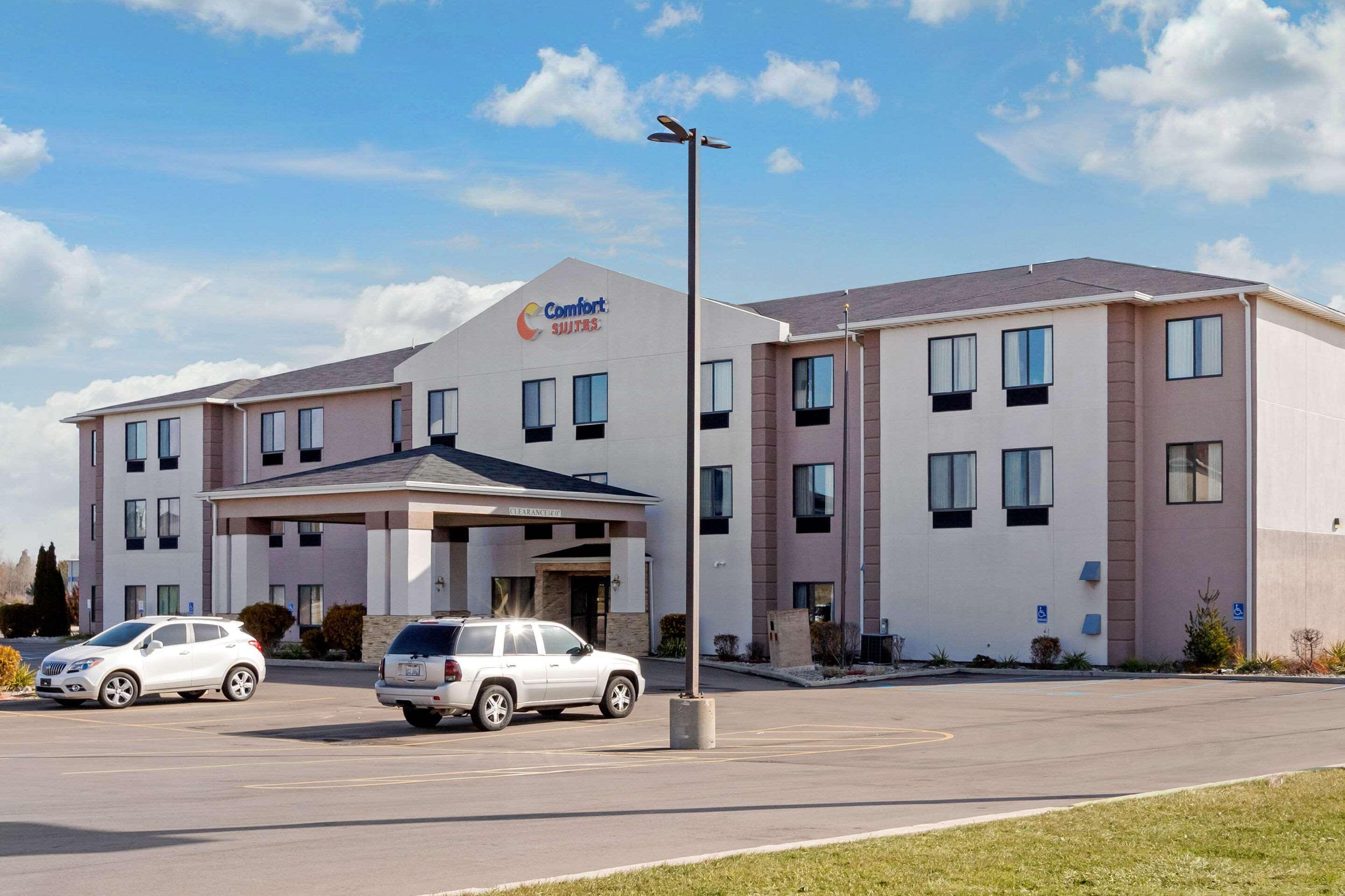 Comfort Suites South Haven Near I-96 Dış mekan fotoğraf