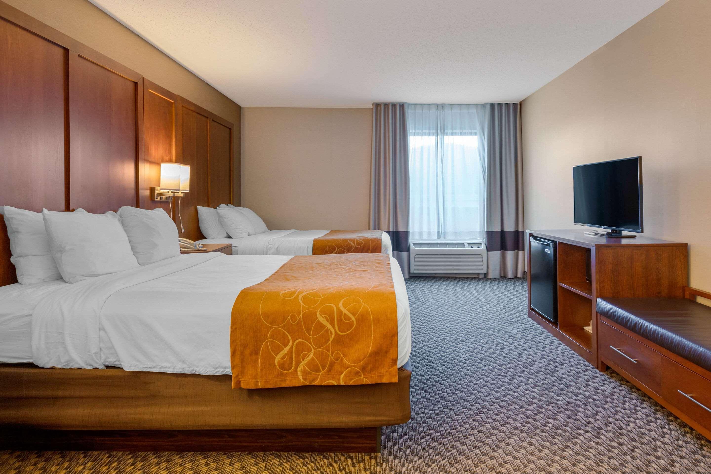 Comfort Suites South Haven Near I-96 Dış mekan fotoğraf