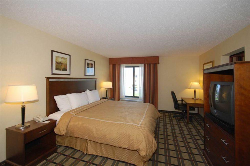 Comfort Suites South Haven Near I-96 Dış mekan fotoğraf