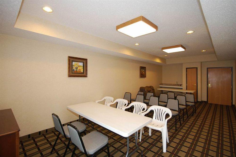 Comfort Suites South Haven Near I-96 Dış mekan fotoğraf
