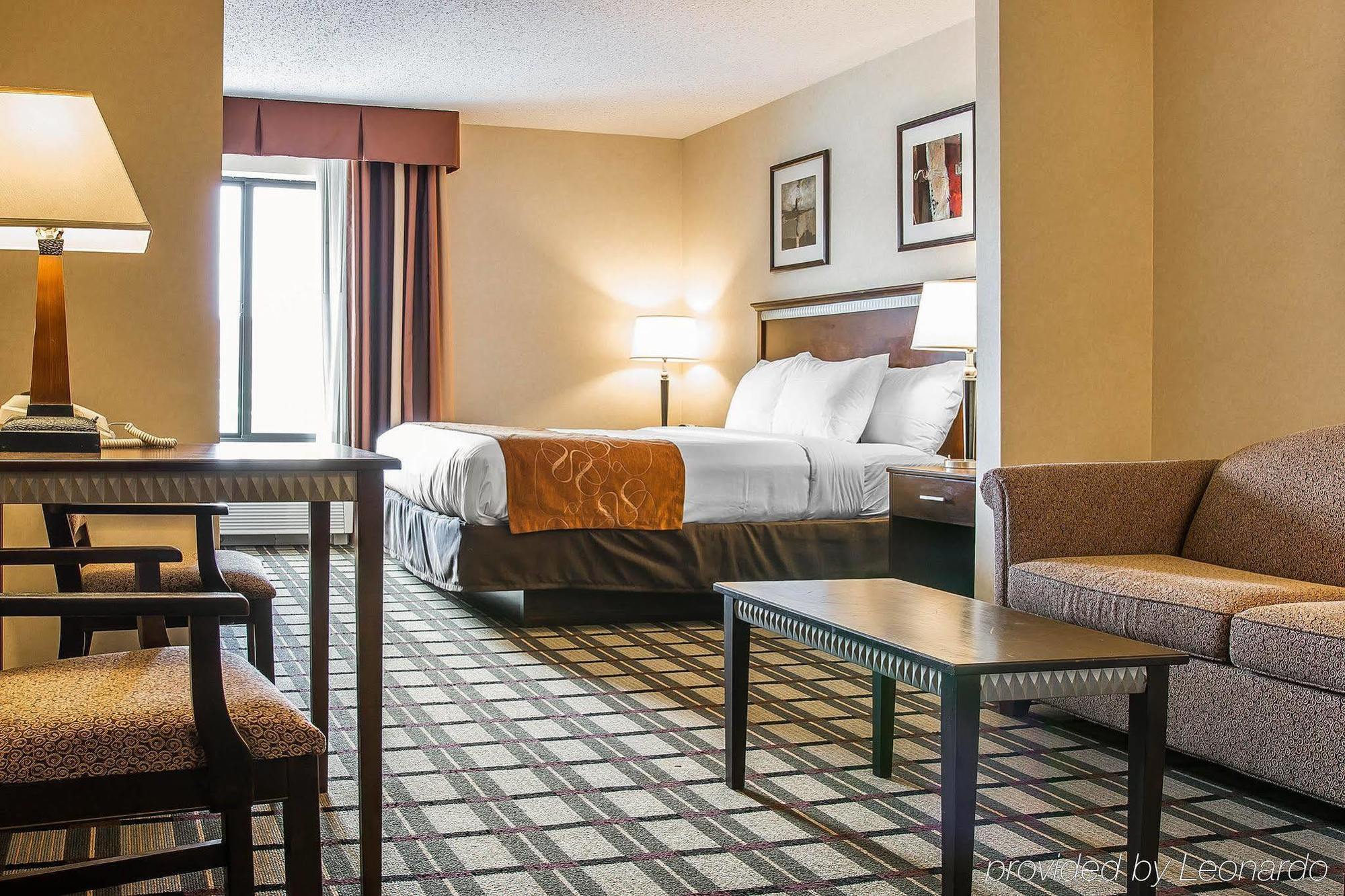 Comfort Suites South Haven Near I-96 Dış mekan fotoğraf