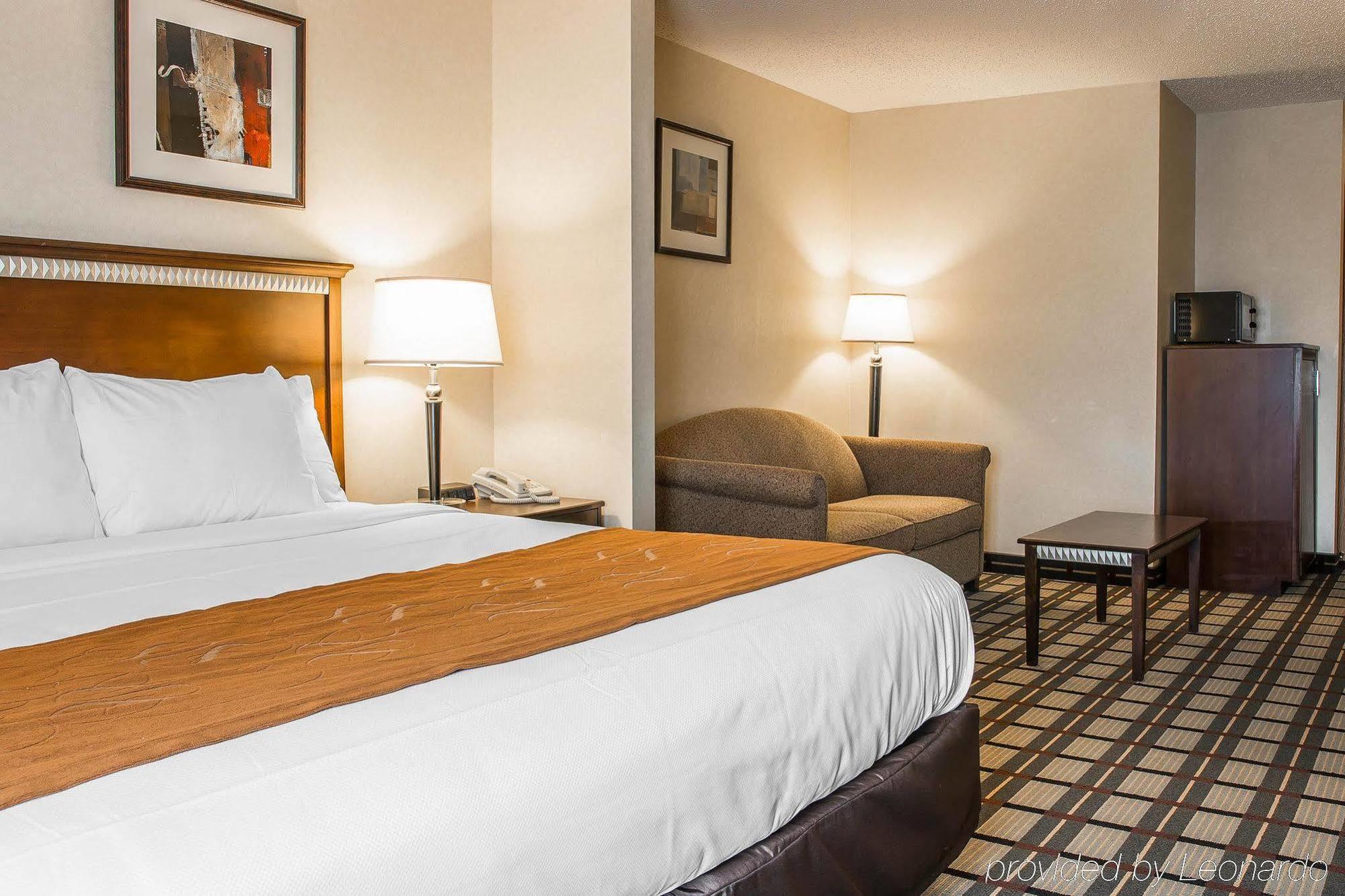 Comfort Suites South Haven Near I-96 Dış mekan fotoğraf